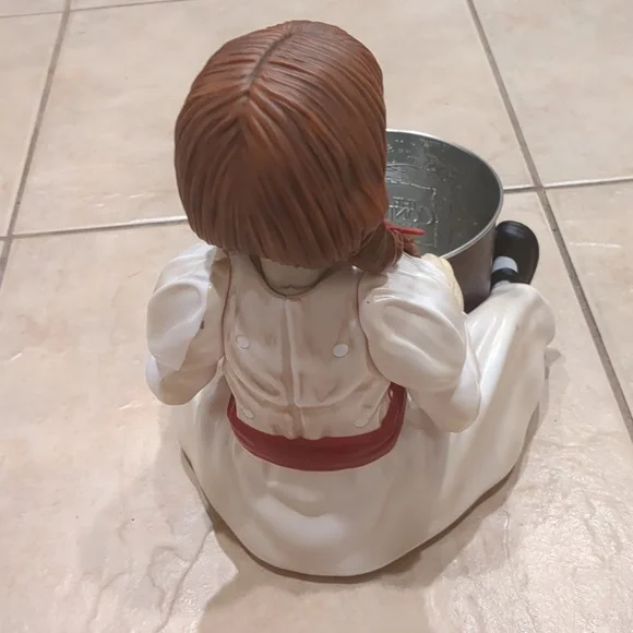The Conjuring: Last Rites Annabelle Popcorn Bucket - Picture 5 of 8